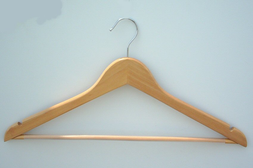 cosmopolitan wooden hanger rhwh001